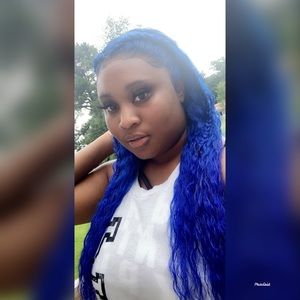 Meet your Posher, Tivia